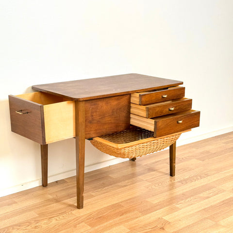 Side table in elm, 1950s-60s, Denmark - Beyo Vintage