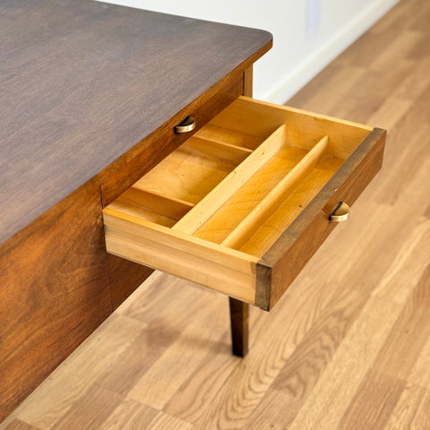Side table in elm, 1950s-60s, Denmark - Beyo Vintage