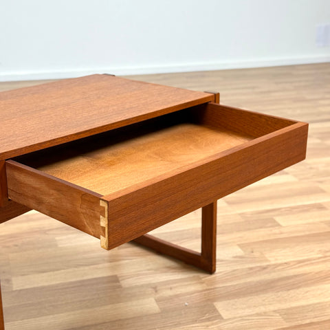 Side table in teak, 1950s-60s, Denmark - Beyo Vintage