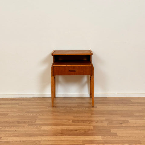 Side table / Nightstand in teak, 1950s-60s, Sweden - Beyo Vintage
