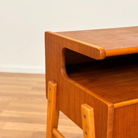 Side table / Nightstand in teak, 1950s-60s, Sweden - Beyo Vintage