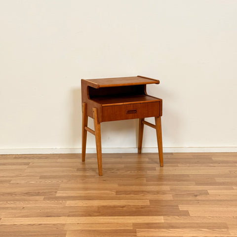 Side table / Nightstand in teak, 1950s-60s, Sweden - Beyo Vintage