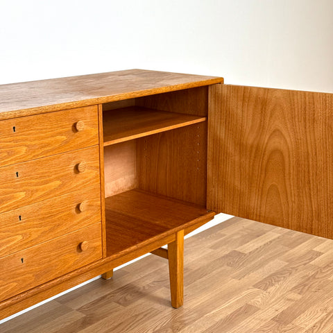 Sideboard in oak, 1950s-60s, Sweden - Beyo Vintage
