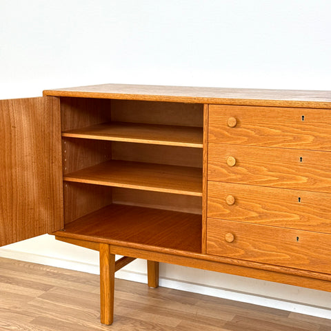 Sideboard in oak, 1950s-60s, Sweden - Beyo Vintage
