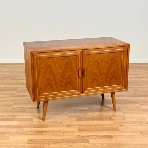 Sideboard in walnut, 1950s-60s, Denmark - Beyo Vintage