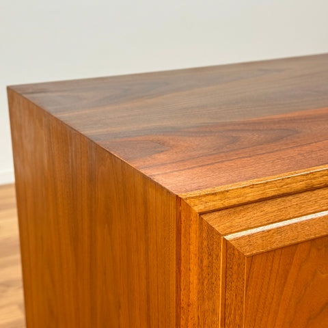 Sideboard in walnut, 1950s-60s, Denmark - Beyo Vintage