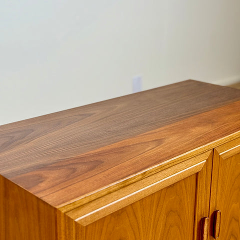 Sideboard in walnut, 1950s-60s, Denmark - Beyo Vintage
