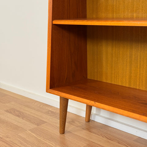 Small bookshelf in teak, 1950s-60s