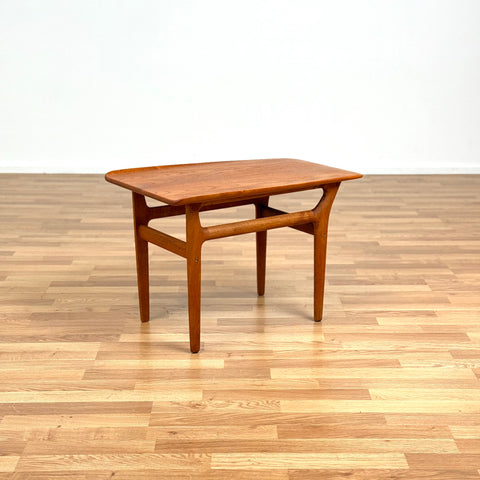 Small coffee table in teak by Jason, 1950s-60s, Denmark - Beyo Vintage
