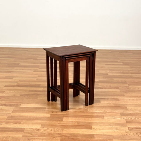 Small nest of 3 nest of tables in stained teak, 1950s-60s, Sweden - Beyo Vintage