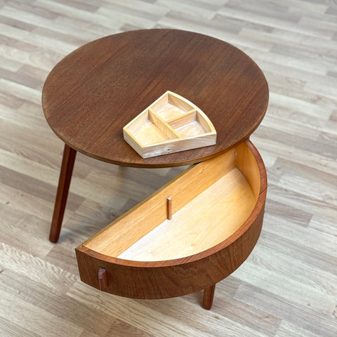 Small round table in teak, 1950s-60s, Denmark - Beyo Vintage