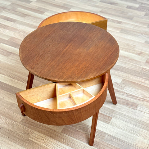 Small round table in teak, 1950s-60s, Denmark - Beyo Vintage