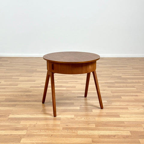 Small round table in teak, 1950s-60s, Denmark - Beyo Vintage