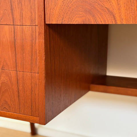 PRICE Small writing desk in teak, 1950s-60s, Denmark - Beyo Vintage
