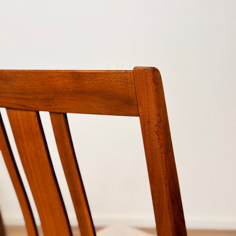 PRICE Set of 6 dining chairs in teak by J.L Möller, 1950s-60s, Denmark - Beyo Vintage