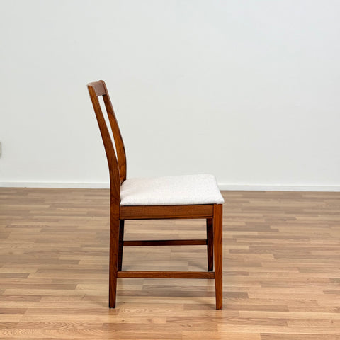 PRICE Set of 6 dining chairs in teak by J.L Möller, 1950s-60s, Denmark - Beyo Vintage