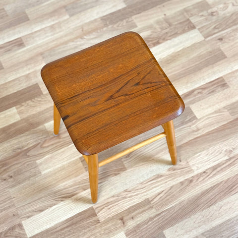 Stool in teak, "Fanett" by Ilmari Tapiovaara for Edsbyverken, Sweden - Beyo Vintage