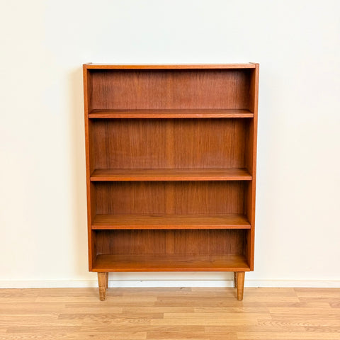 Teak bookcase, Ålsjunga Möbelfabrik, Sweden - Beyo Vintage