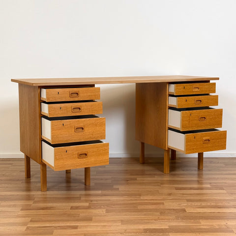 Writing desk in oak, 1950s-60s, Sweden - Beyo Vintage