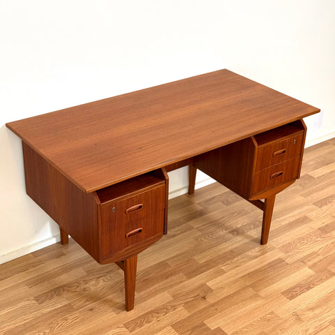 PRICE Writing desk in teak, 1950s-60s, Denmark - Beyo Vintage