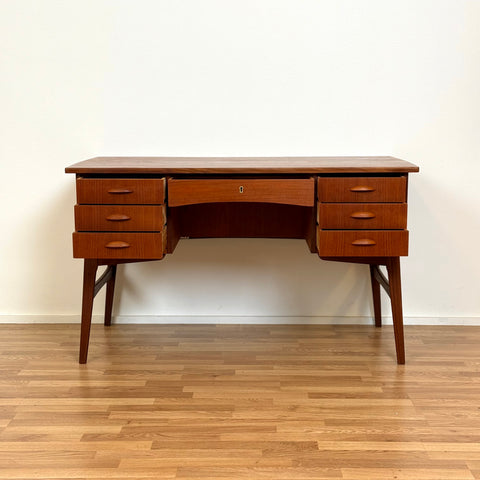 Writing desk in teak by Svend Å. Madsen, 1950s-60s, Denmark - Beyo Vintage