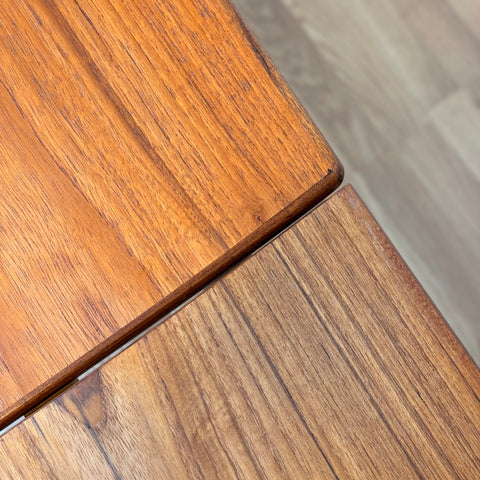 Dining table in teak, 1950s-60s, Denmark - Beyo Vintage