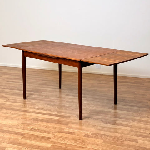 Dining table in teak, 1950s-60s, Denmark - Beyo Vintage