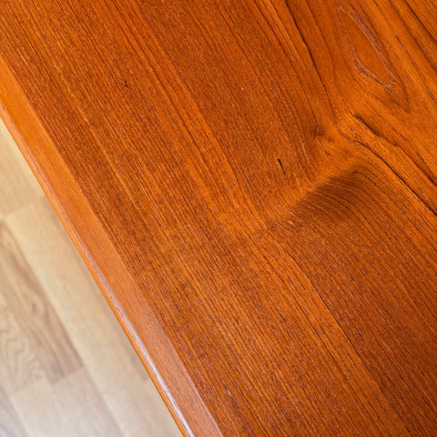 Dining table in teak, 1950s-60s, Denmark - Beyo Vintage