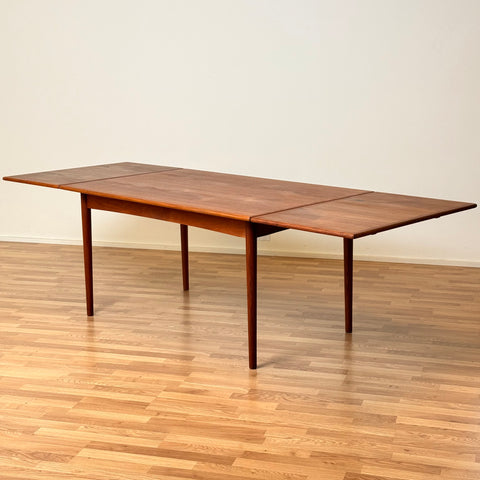 Dining table in teak, 1950s-60s, Denmark - Beyo Vintage