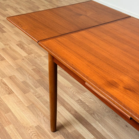 Dining table in teak, 1950s-60s, Denmark - Beyo Vintage