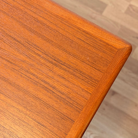 Dining table in teak, 1950s-60s, Denmark - Beyo Vintage