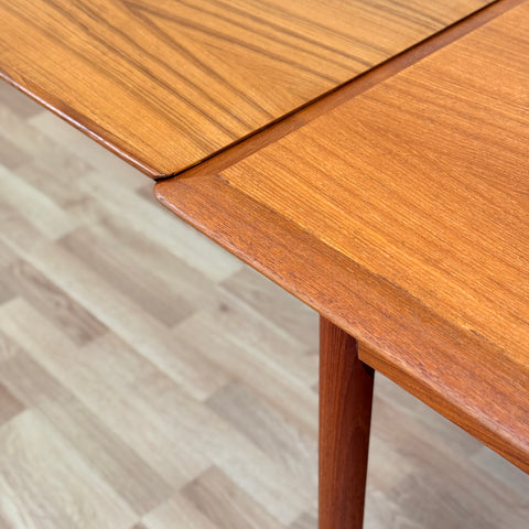 Dining table in teak, 1950s-60s, Denmark - Beyo Vintage