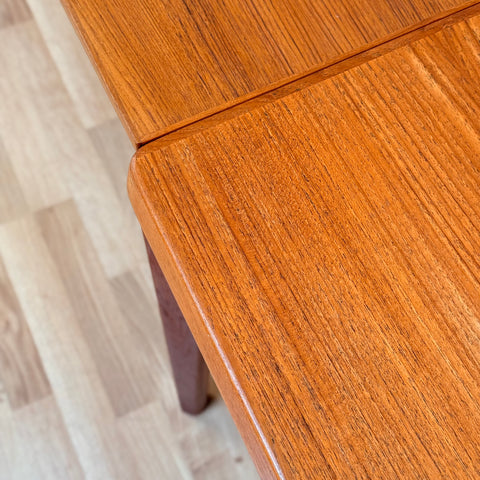 Dining table in teak by Vejle Möbelfabrik A/S, 1950s-60s, Denmark - Beyo Vintage
