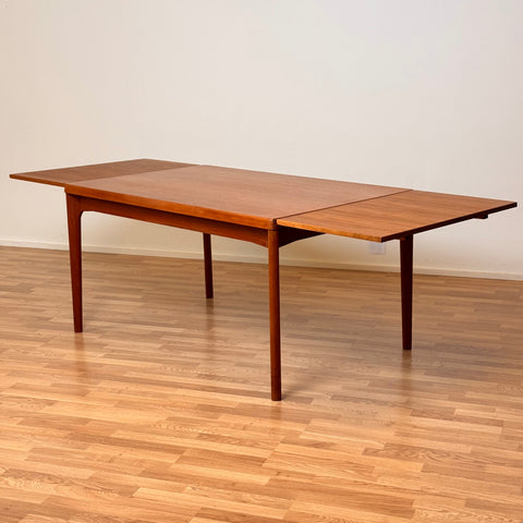 Dining table in teak by Vejle Möbelfabrik A/S, 1950s-60s, Denmark - Beyo Vintage