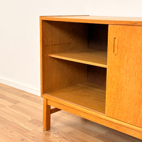 Sideboard in oak by Hermie (NOT SURE CHECK STAMP), 1950s-60s, Sweden - Beyo Vintage