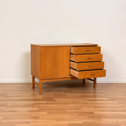 Sideboard in oak by Hermie (NOT SURE CHECK STAMP), 1950s-60s, Sweden - Beyo Vintage