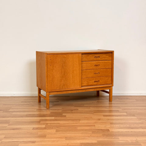 Sideboard in oak by Hermie (NOT SURE CHECK STAMP), 1950s-60s, Sweden - Beyo Vintage