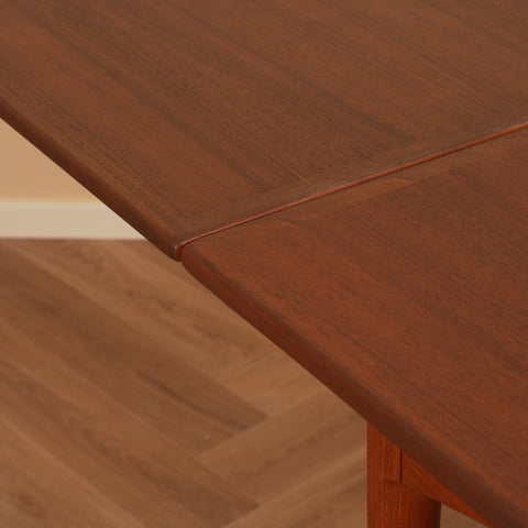 Danish dining table in teak by Slagelse Möbelverk A/S